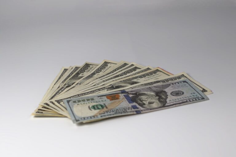 Jak rozmawiać o finansach w rodzinie — budowanie nawyków od najmłodszych lat